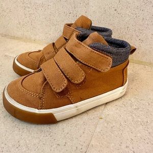 Boys boots with Velcro closure
